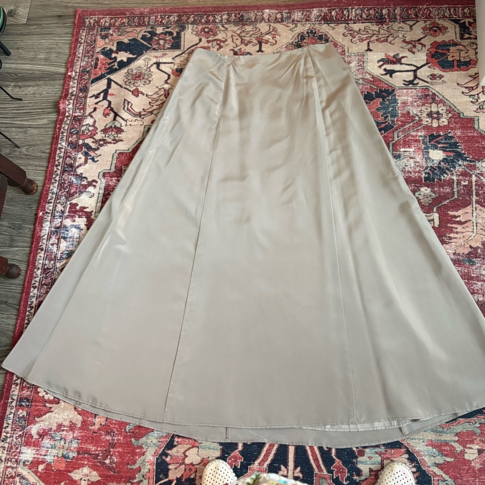 LAUNDRY by Shelli Segal, Lovely, long formal skirt, Size 12.